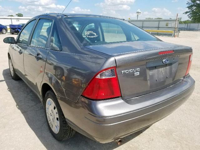 1FAHP34N37W256104 - 2007 FORD FOCUS ZX4 GRAY photo 3