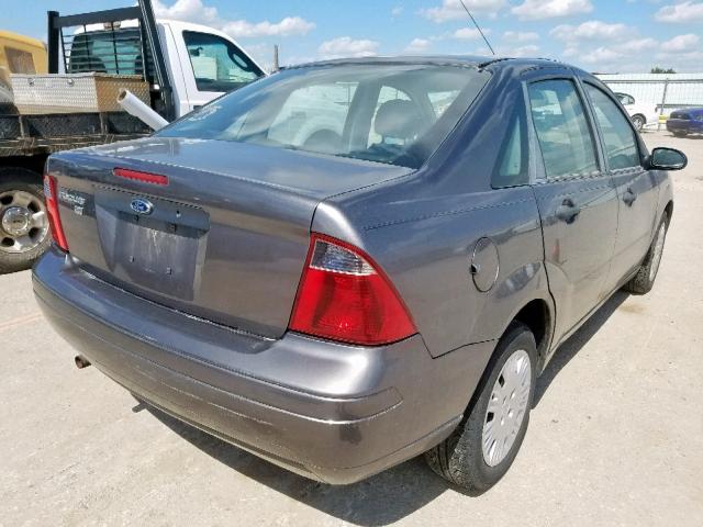 1FAHP34N37W256104 - 2007 FORD FOCUS ZX4 GRAY photo 4