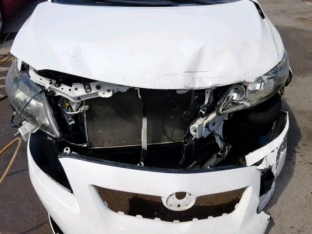 1NXBU4EE1AZ371702 - 2010 TOYOTA COROLLA BA WHITE photo 7