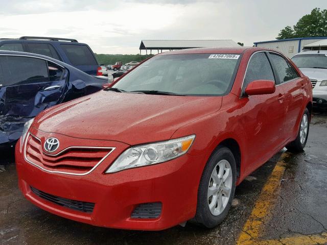 4T1BF3EK4BU608128 - 2011 TOYOTA CAMRY BASE RED photo 2