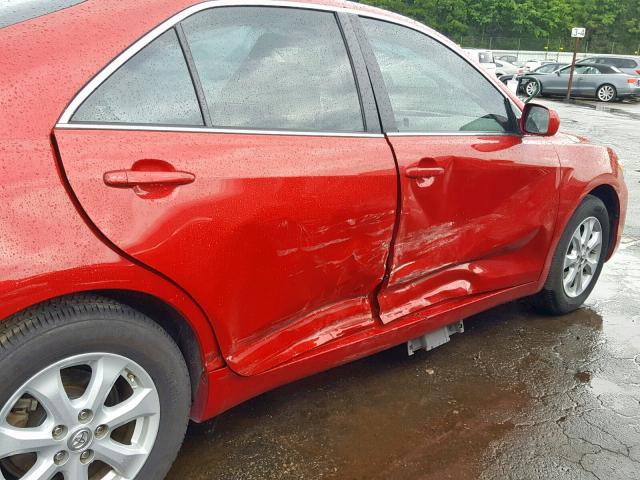 4T1BF3EK4BU608128 - 2011 TOYOTA CAMRY BASE RED photo 9