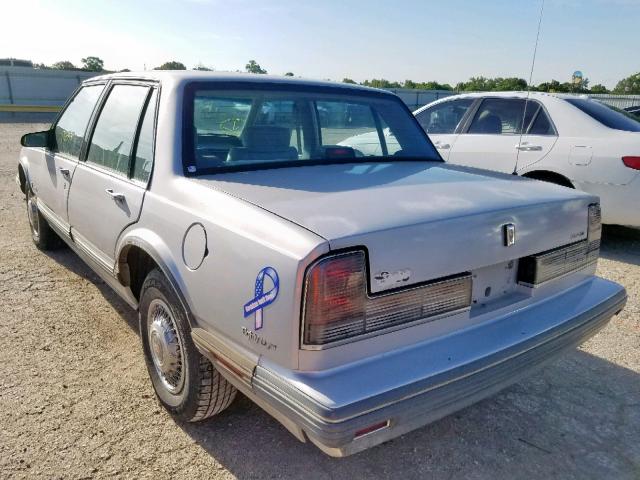 1G3HY54C8L1811363 - 1990 OLDSMOBILE DELTA 88 R SILVER photo 3