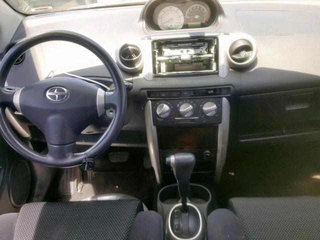 JTKKT624750102012 - 2005 TOYOTA SCION XA SILVER photo 9