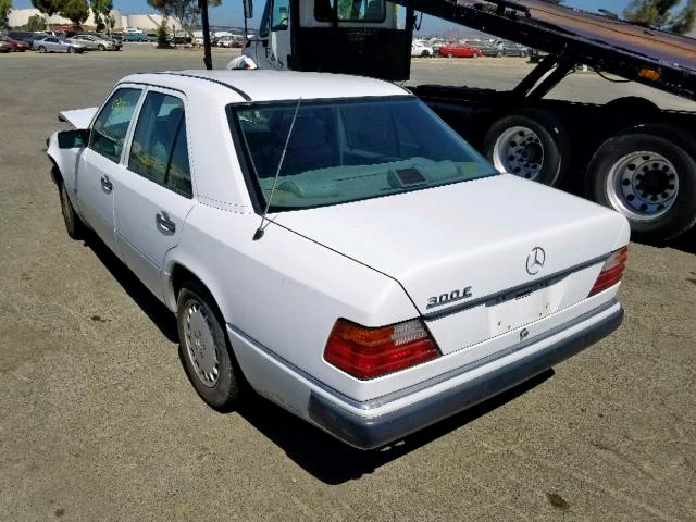 WDBEA30DXNB662136 - 1992 MERCEDES-BENZ 300 E WHITE photo 3