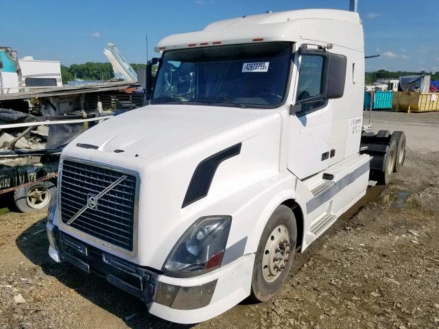 4V4NC9TK44N360495 - 2004 VOLVO VN VNL WHITE photo 2