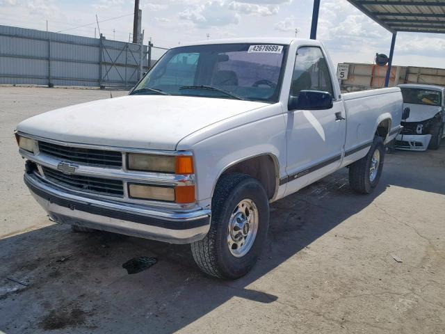 1GCGC24R0WZ261305 - 1998 CHEVROLET GMT-400 C2 WHITE photo 2