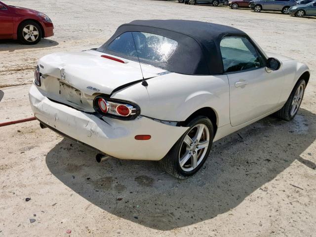 JM1NC25F560102991 - 2006 MAZDA MX-5 MIATA WHITE photo 4