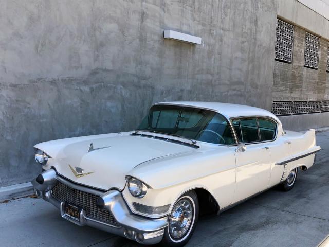 5762143812 - 1957 CADILLAC SEDAN DEVI WHITE photo 2