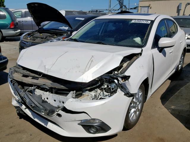 3MZBM1V71FM132745 - 2015 MAZDA MAZDA3 WHITE photo 2