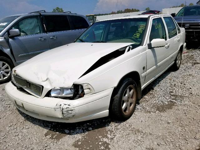 YV1LS55AXX2609126 - 1999 VOLVO S70 WHITE photo 2