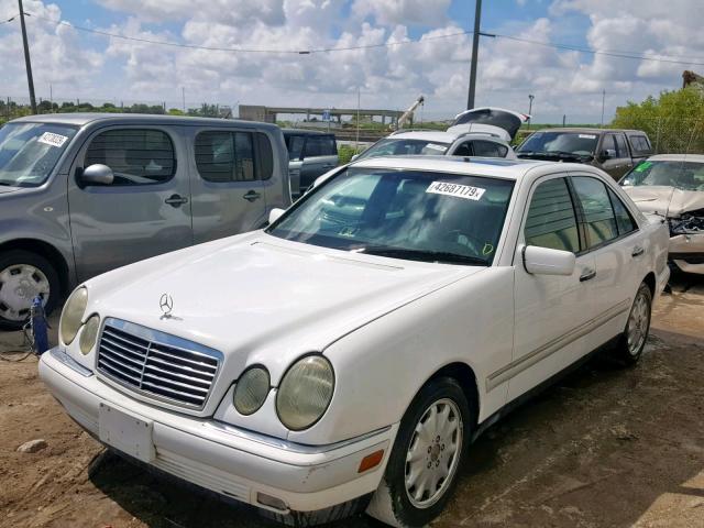 WDBJF20F1TJ017258 - 1996 MERCEDES-BENZ E 300D WHITE photo 2