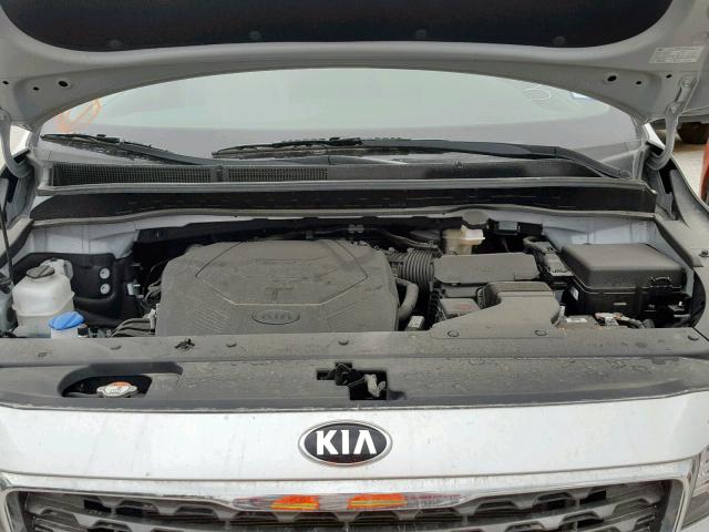 KNDMB5C11K6533715 - 2019 KIA SEDONA LX SILVER photo 7