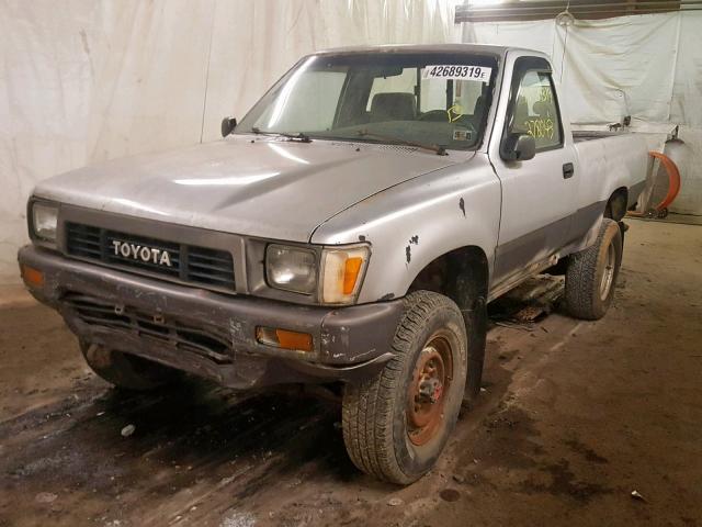 JT4RN01PXK4015136 - 1989 TOYOTA PICKUP 1/2 SILVER photo 2