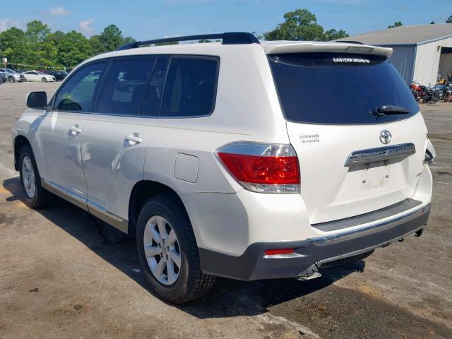 5TDBK3EH5CS103161 - 2012 TOYOTA HIGHLANDER WHITE photo 3