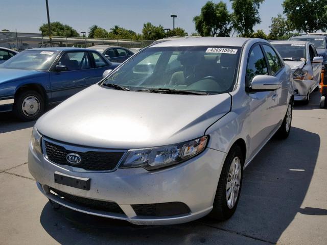 KNAFU4A25D5738906 - 2013 KIA FORTE EX SILVER photo 2