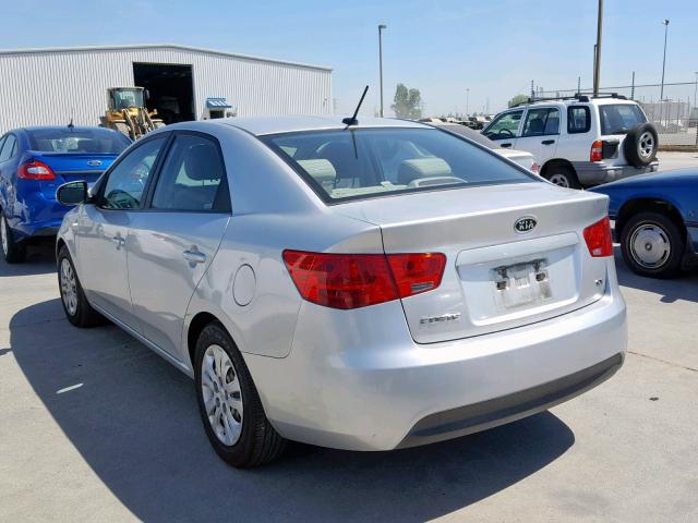 KNAFU4A25D5738906 - 2013 KIA FORTE EX SILVER photo 3