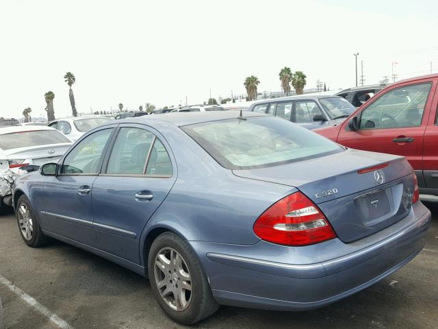 WDBUF65J93A270345 - 2003 MERCEDES-BENZ E 320 BLUE photo 3