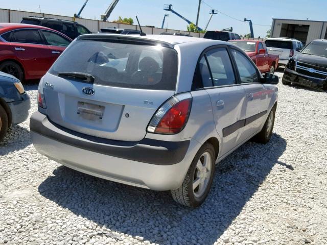 KNADE163566087861 - 2006 KIA RIO 5 SILVER photo 4