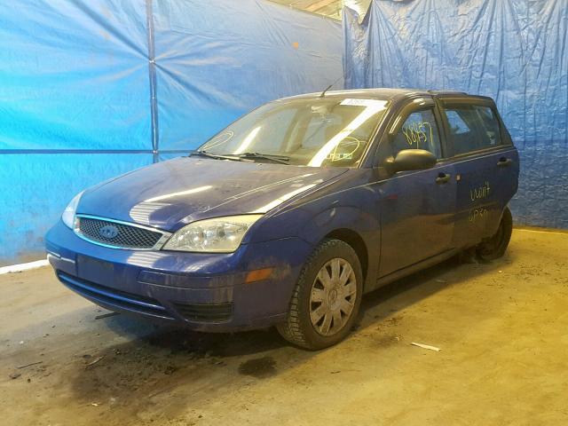 3FAFP37N85R106833 - 2005 FORD FOCUS ZX5 BLUE photo 2