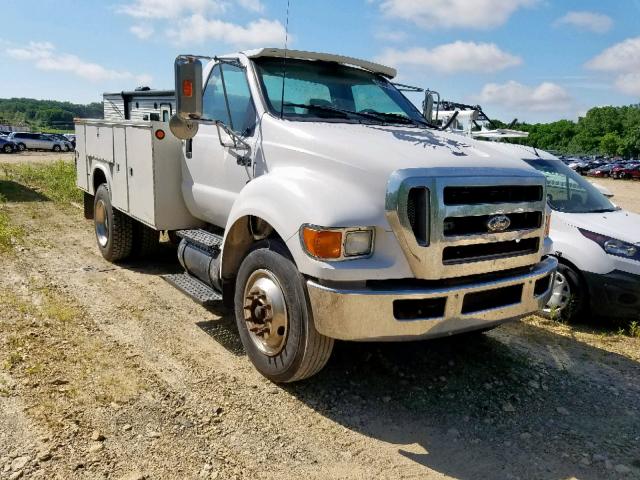 3FRXF75X56V333440 - 2006 FORD F750 SUPER WHITE photo 1