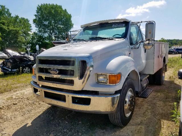 3FRXF75X56V333440 - 2006 FORD F750 SUPER WHITE photo 2