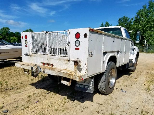 3FRXF75X56V333440 - 2006 FORD F750 SUPER WHITE photo 4