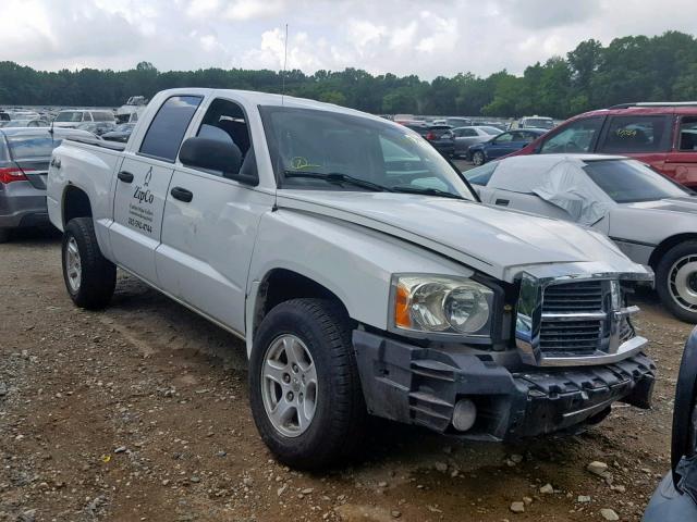 1D7HW48N56S716145 - 2006 DODGE DAKOTA QUA WHITE photo 1