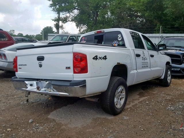 1D7HW48N56S716145 - 2006 DODGE DAKOTA QUA WHITE photo 4