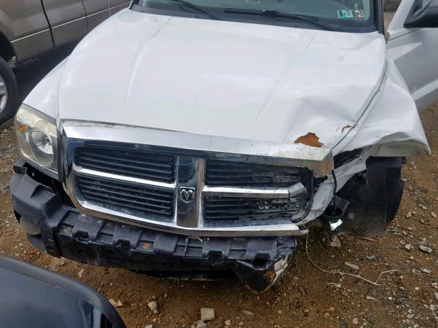 1D7HW48N56S716145 - 2006 DODGE DAKOTA QUA WHITE photo 7