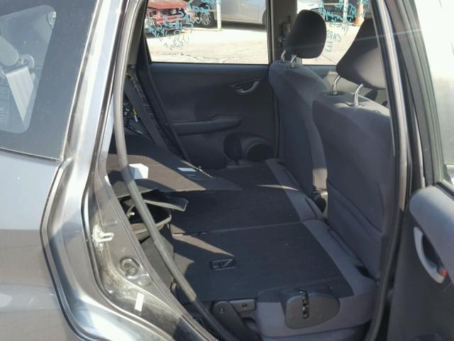 JHMGE8H37DC003929 - 2013 HONDA FIT GRAY photo 6