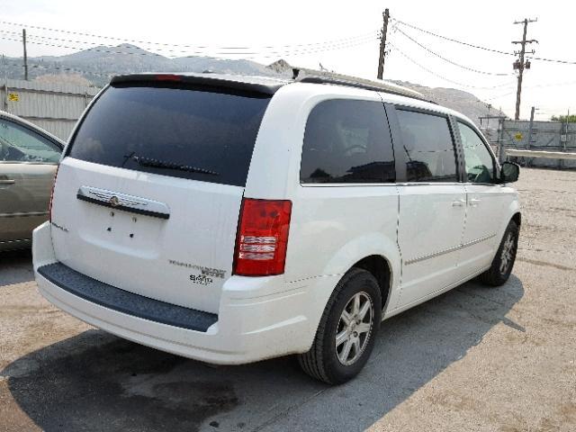 2A4RR5D15AR214612 - 2010 CHRYSLER TOWN & COU WHITE photo 4