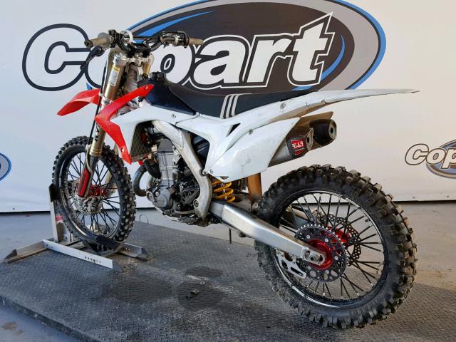 JH2PE0535EK302437 - 2014 HONDA CRF450 R WHITE photo 3