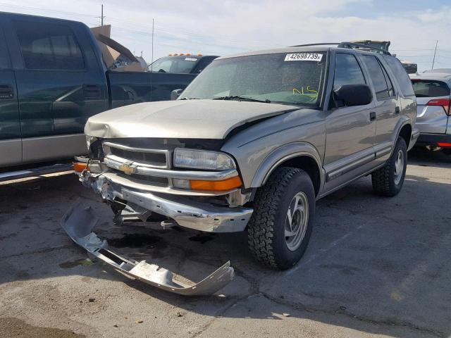 1GNDT13W3X2123182 - 1999 CHEVROLET BLAZER GOLD photo 2