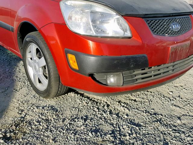 KNADE163766122593 - 2006 KIA RIO 5 RED photo 9