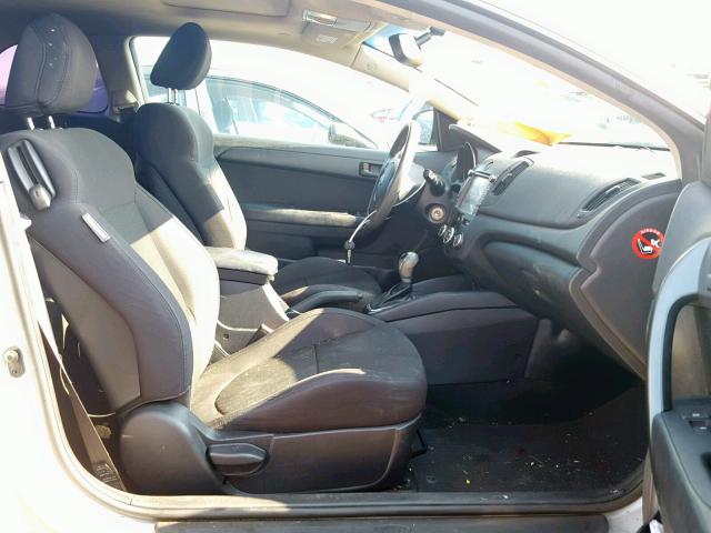 KNAFU6A26C5591408 - 2012 KIA FORTE EX SILVER photo 5