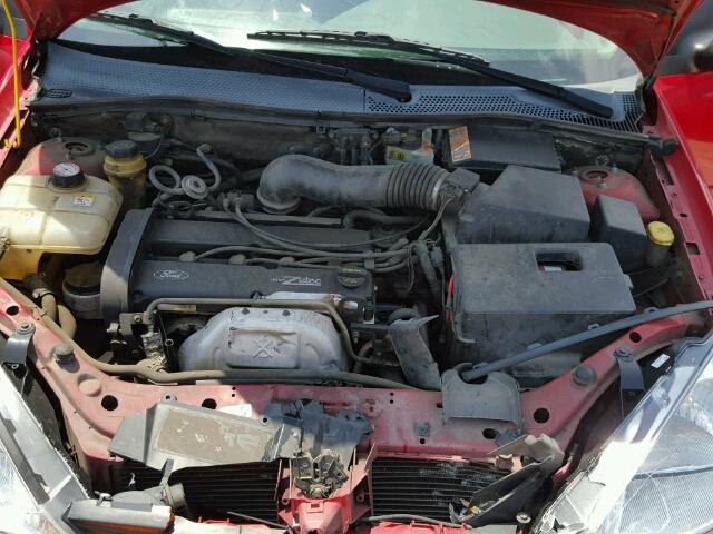 1FAFP34344W132005 - 2004 FORD FOCUS SE C RED photo 7