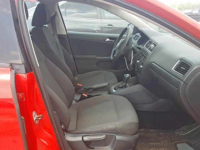 3VW2K7AJ8BM378860 - 2011 VOLKSWAGEN JETTA BASE 红色 照片 5