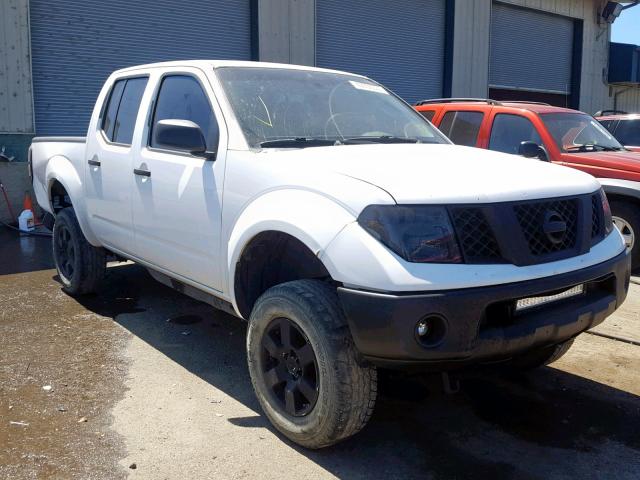 1N6AD07W76C463776 - 2006 NISSAN FRONTIER C WHITE photo 1