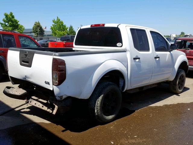 1N6AD07W76C463776 - 2006 NISSAN FRONTIER C WHITE photo 4