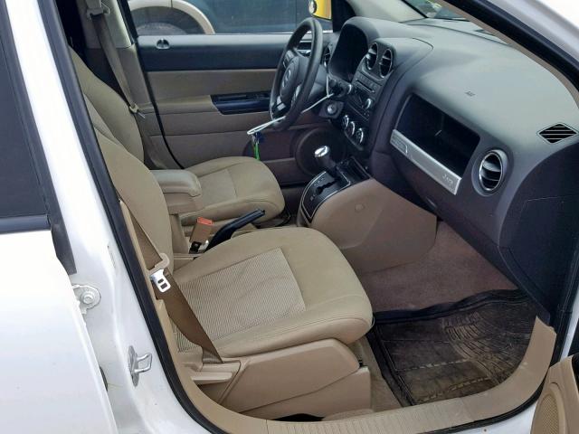 1C4NJDBBXED622114 - 2014 JEEP COMPASS SP თეთრი ფოტო 5