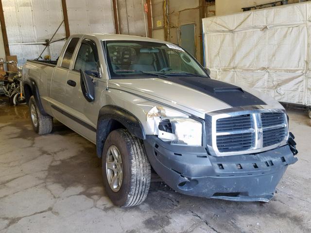 1D7HE42N65S108919 - 2005 DODGE DAKOTA SLT SILVER photo 1