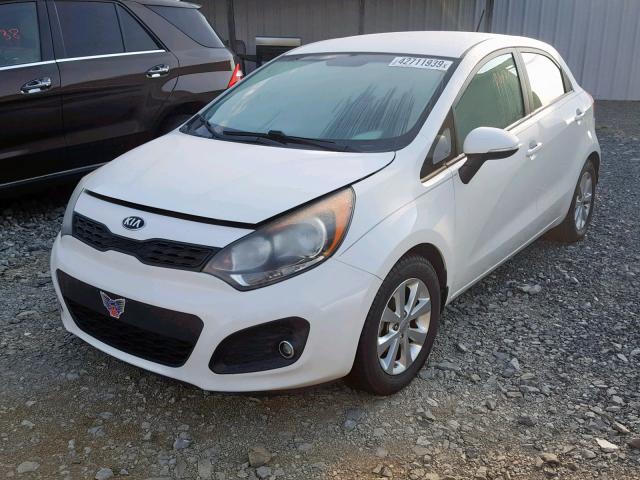 KNADN5A3XD6156152 - 2013 KIA RIO EX WHITE photo 2