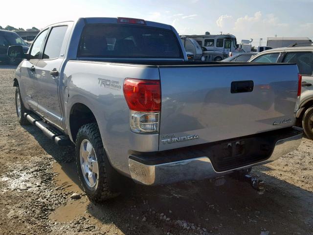 5TFDW5F12BX159447 - 2011 TOYOTA TUNDRA CRE SILVER photo 3