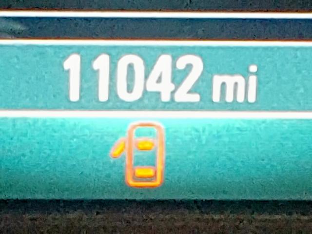 5GAERBKW0JJ180411 - 2018 BUICK ENCLAVE ES SILVER photo 8