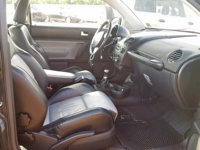 3VWFE21C62M437059 - 2002 VOLKSWAGEN NEW BEETLE შავი ფოტო 5