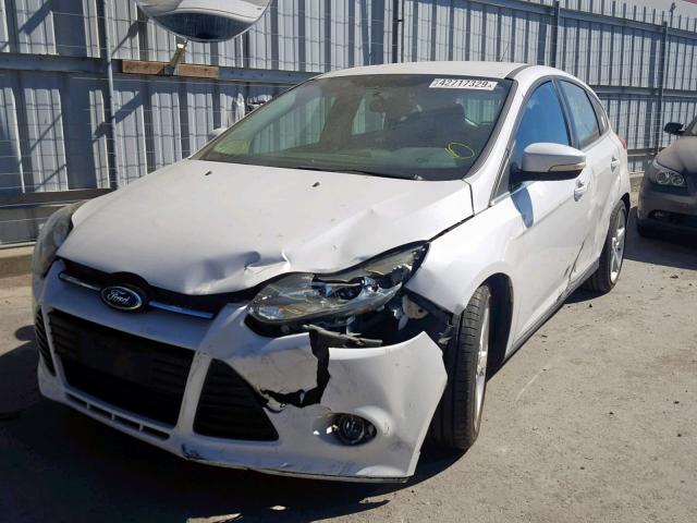 1FADP3N20EL186045 - 2014 FORD FOCUS TITA WHITE photo 2