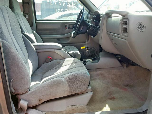 1GTCT19W7Y8192581 - 2000 GMC SONOMA BEIGE photo 5