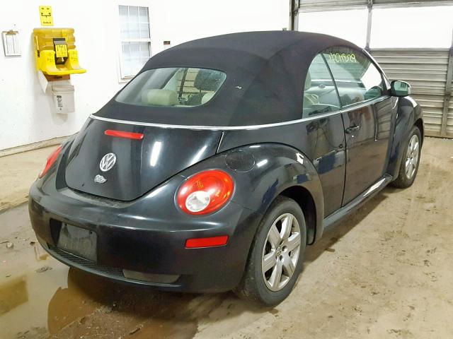 3VWRG31Y37M402379 - 2007 VOLKSWAGEN NEW BEETLE შავი ფოტო 4