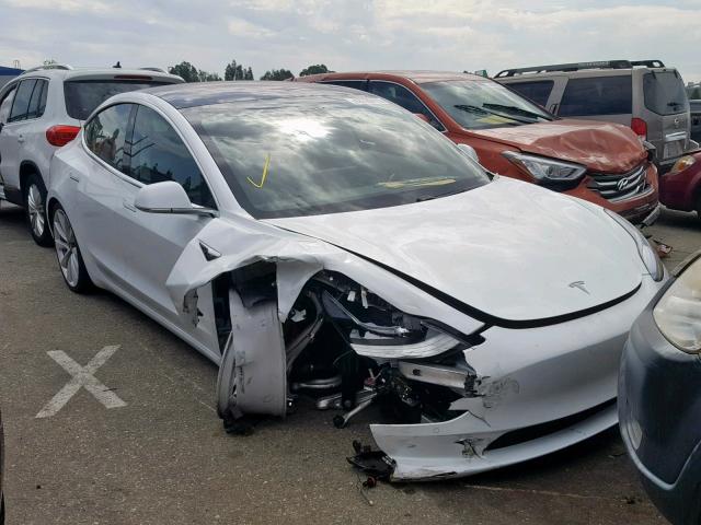 5YJ3E1EB5JF106560 - 2018 TESLA MODEL 3 WHITE photo 1