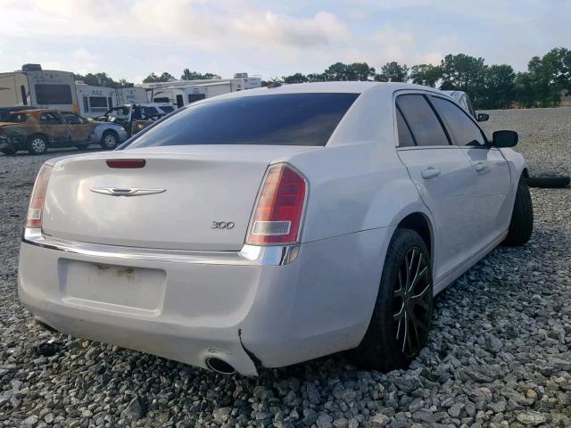 2C3CCAAG4CH312168 - 2012 CHRYSLER 300 WHITE photo 4